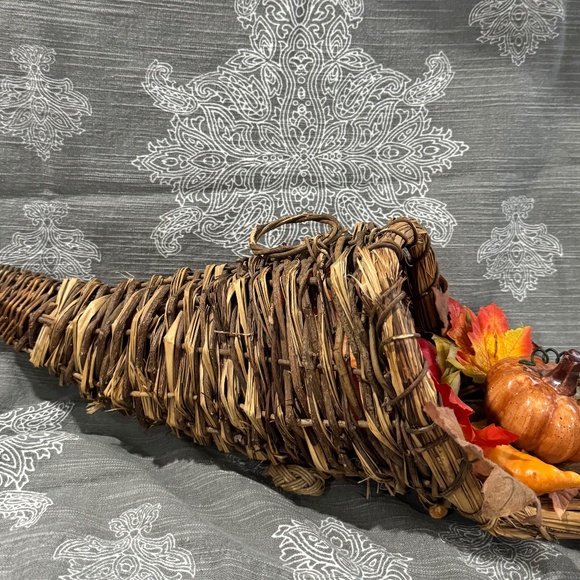 Vintage Large Fall Thanksgiving Holiday Fruit And Vegetable Cornucopia - Picture 2 of 7